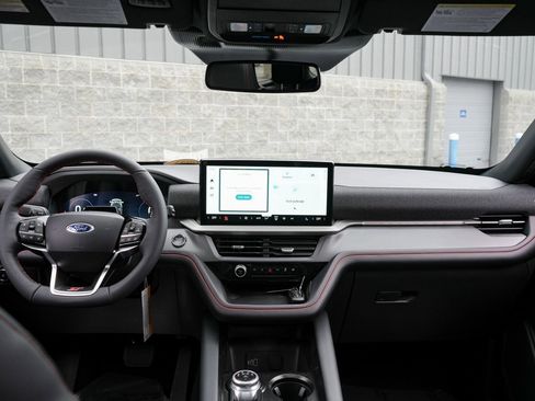 New 2026 Ford Explorer ST RWD image 34