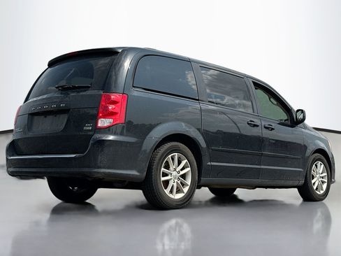 Used 2016 Dodge Grand Caravan SXT FWD image 2