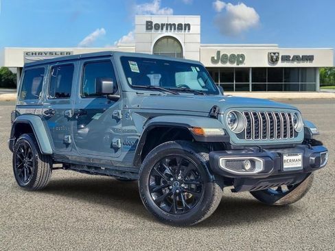 Used 2025 Jeep Wrangler Unlimited Sahara w/ Safety Group AWD/4WD image 1