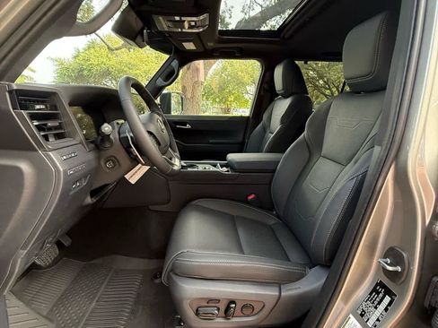 Used 2026 Lexus GX 550 AWD/4WD image 10