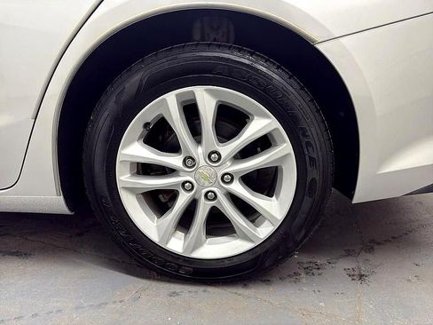 Used 2017 Chevrolet Malibu LT w/ Driver Confidence Package image 29