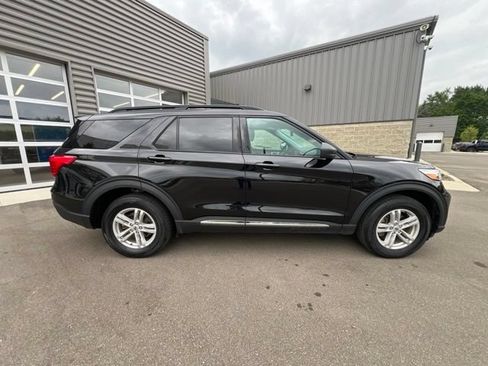 Used 2024 Ford Explorer XLT w/ Class IV Trailer Tow Package AWD/4WD image 4