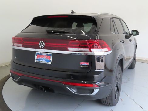New 2025 Volkswagen Atlas Cross Sport SE image 4