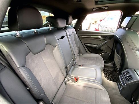 Used 2022 Audi SQ5 Premium w/ Convenience Package image 19