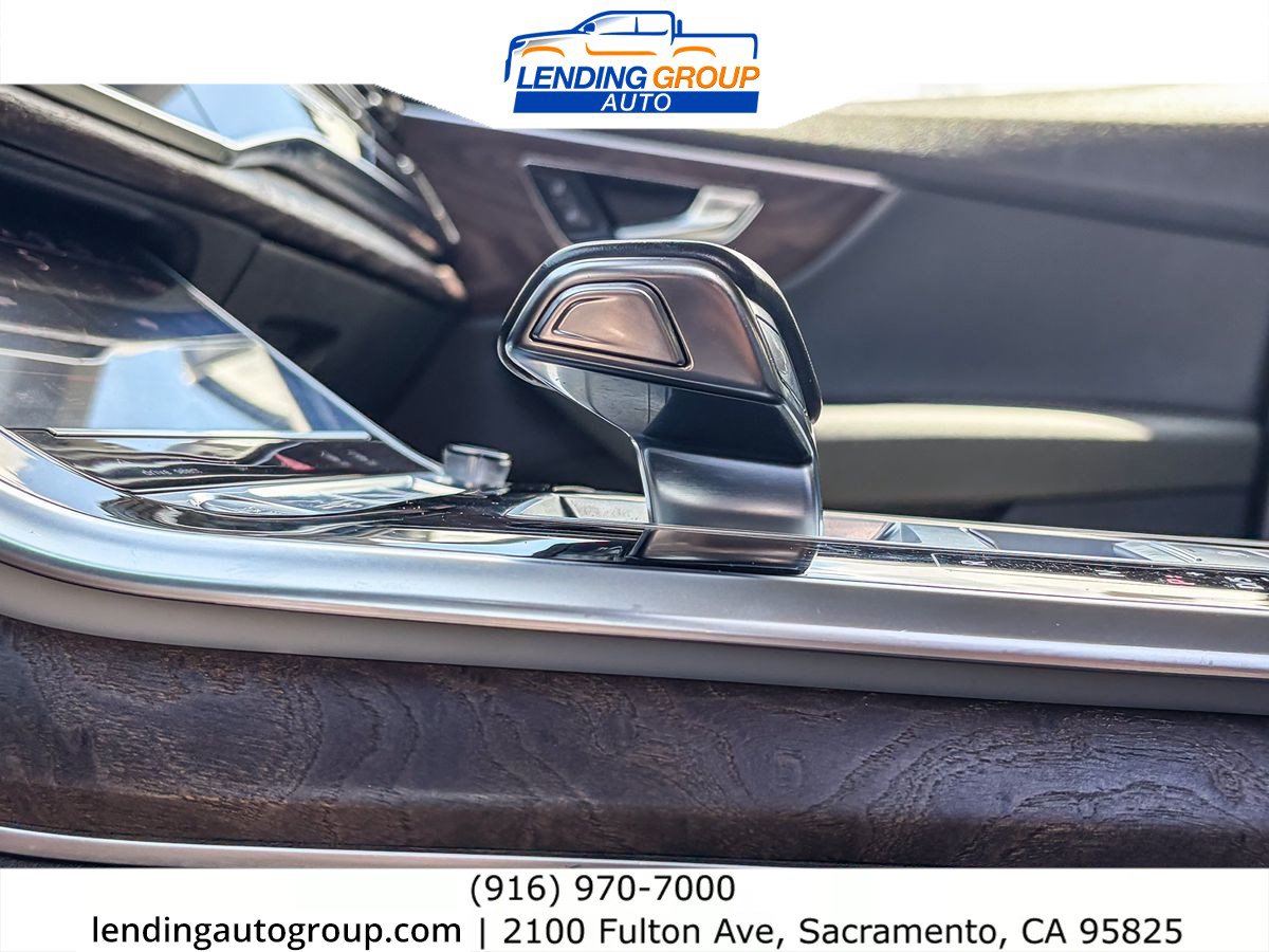 Used 2019 Audi Q8 Prestige w/ Adaptive Chassis Package AWD/4WD image 21