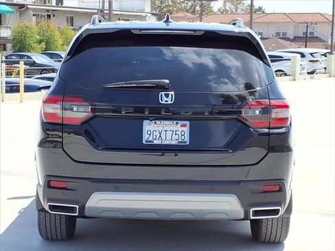 Used 2023 Honda Pilot Elite image 4