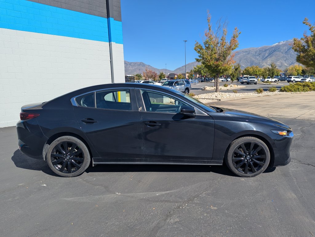 Used 2025 MAZDA MAZDA3 s FWD image 2