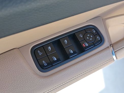 Used 2021 Porsche Cayenne Coupe AWD w/ Premium Package Plus image 20