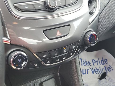 Used 2019 Chevrolet Cruze LT FWD image 15