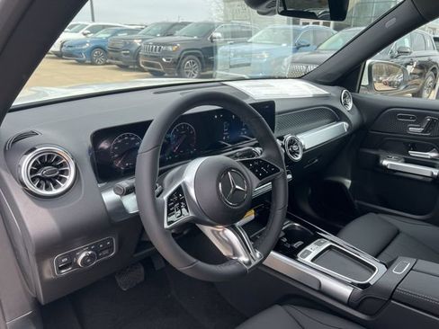 New 2026 Mercedes-Benz GLB 250 4MATIC image 11