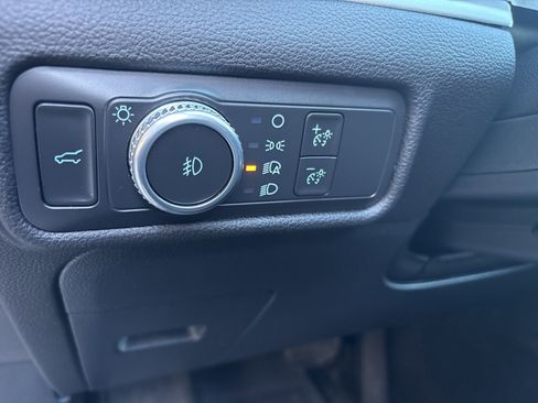 Certified 2022 Ford Explorer XLT w/ Equipment Group 202A image 18