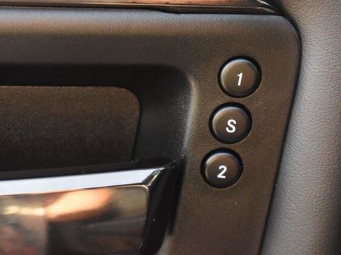 Used 2025 RAM 3500 Limited AWD/4WD image 32
