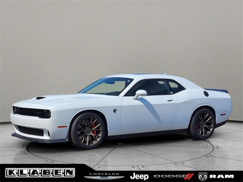 Used 2016 Dodge Challenger SRT Hellcat image 1