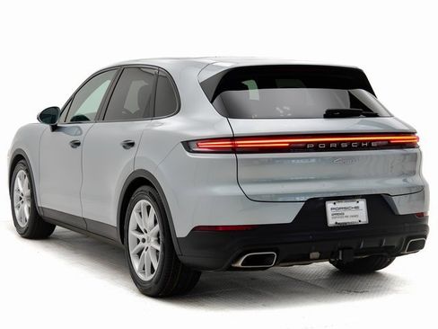 Used 2024 Porsche Cayenne image 3