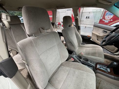 Used 2002 Subaru Outback Wagon image 13