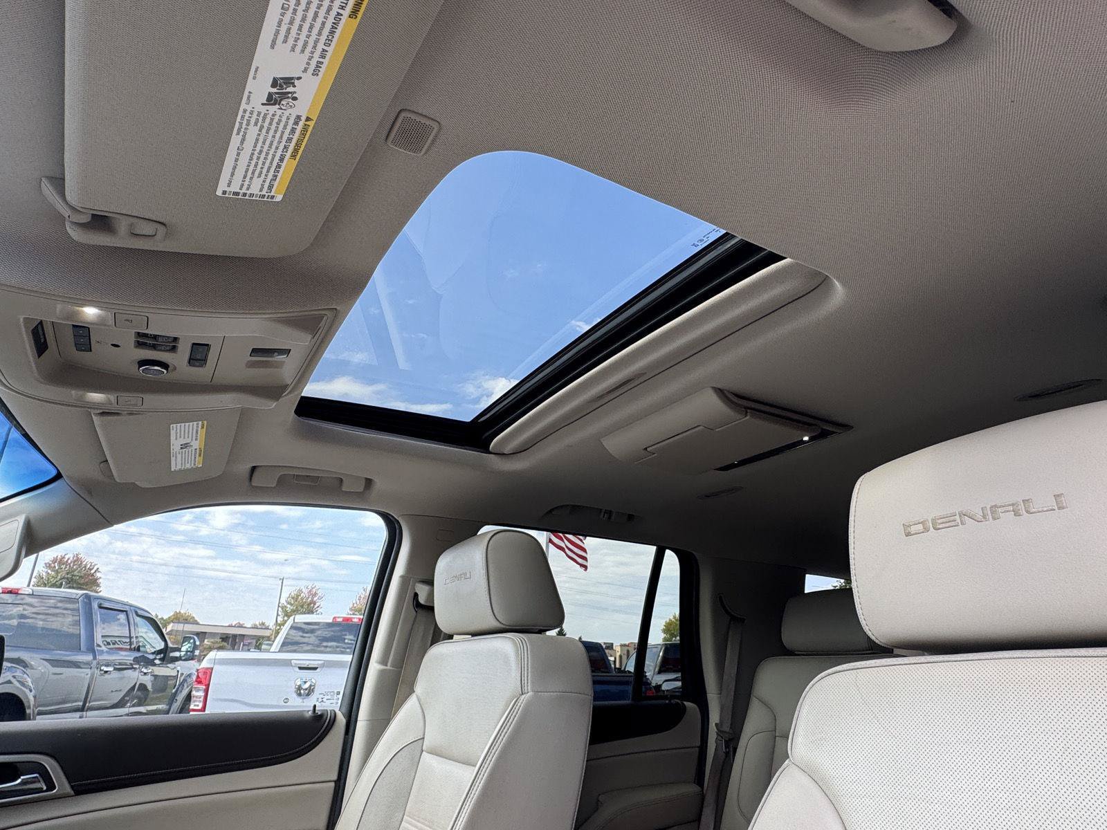 Used 2019 GMC Yukon Denali w/ Denali Ultimate Package AWD/4WD image 18