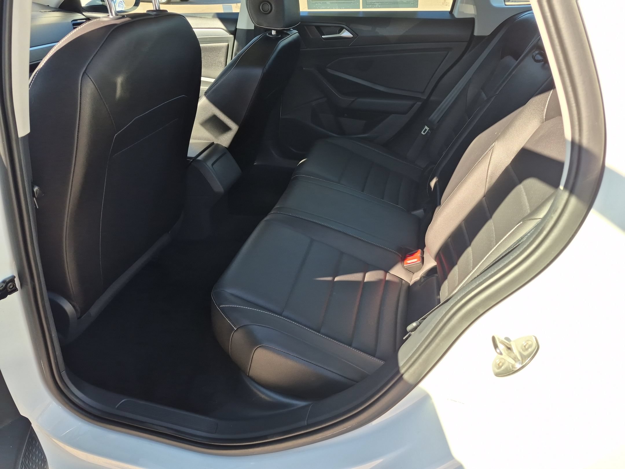 Used 2022 Volkswagen Jetta SE FWD image 16