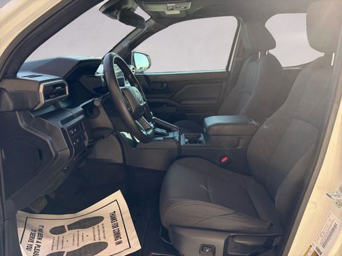 Used 2025 Toyota Tacoma SR image 9