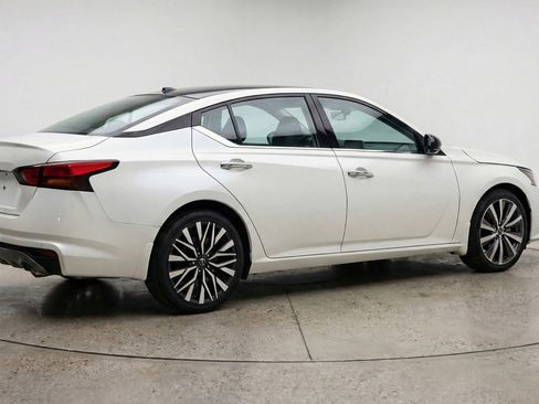 Used 2025 Nissan Altima 2.5 SV image 9