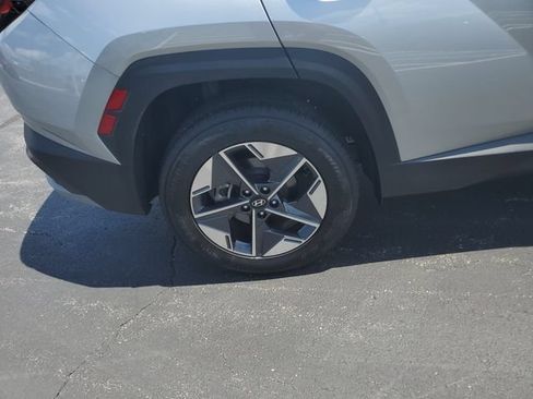 Certified 2025 Hyundai Tucson SEL AWD/4WD image 4