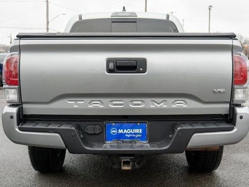 Used 2022 Toyota Tacoma TRD Off-Road w/ Technology Package AWD/4WD image 7