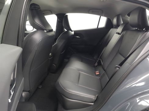 Certified 2026 Toyota Prius XLE AWD/4WD image 5