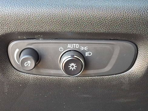 Used 2023 Chevrolet Traverse LT AWD/4WD image 27