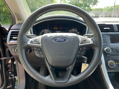 Used 2016 Ford Fusion SE FWD image 30