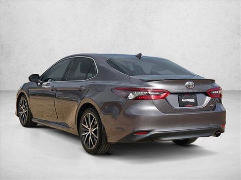 Used 2023 Toyota Camry XLE FWD image 8