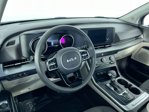 Certified 2022 Kia Carnival LX image 27
