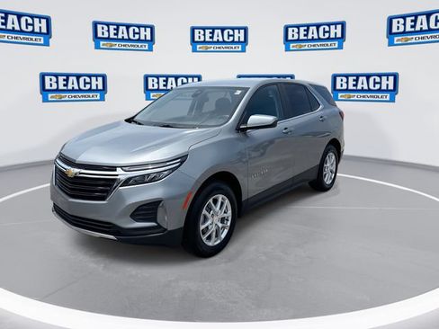 Used 2024 Chevrolet Equinox LT AWD/4WD image 4