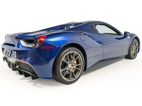 Used 2019 Ferrari 488 Spider image 9