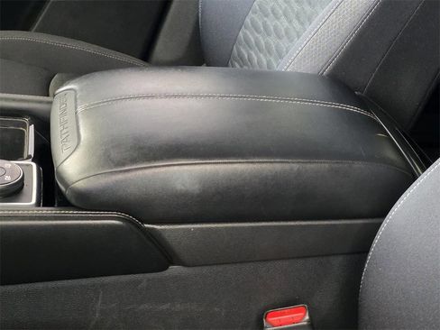 Used 2022 Nissan Pathfinder SV image 7