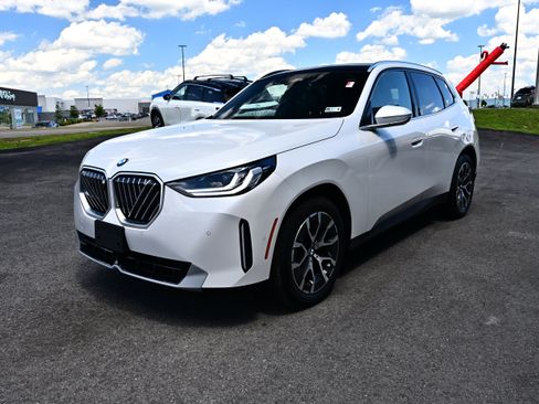 Used 2026 BMW X3 xDrive30i w/ Premium Package AWD/4WD image 4