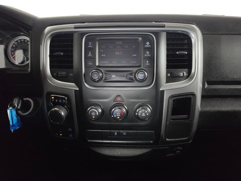 Used 2022 RAM 1500 Classic SLT AWD/4WD image 25