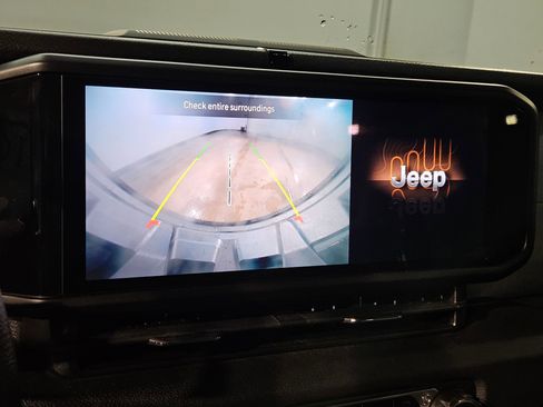 Used 2025 Jeep Wrangler Sport image 28