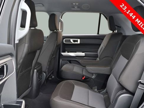 Used 2024 Ford Explorer XLT image 15