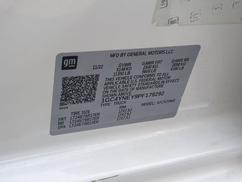 Used 2023 Chevrolet Silverado 2500 LT AWD/4WD image 34