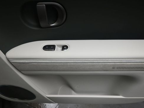 Used 2025 Hyundai Ioniq 5 Limited image 11