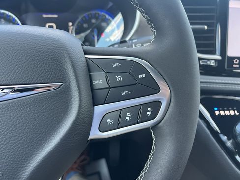 New 2026 Chrysler Pacifica Select image 26