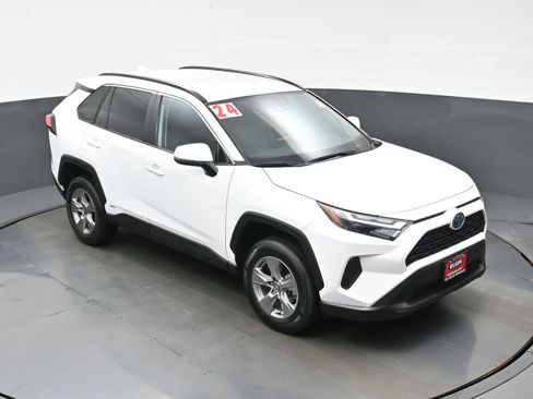 Used 2024 Toyota RAV4 XLE AWD/4WD image 34