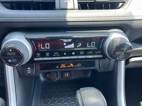 Used 2025 Toyota RAV4 XLE AWD/4WD image 16