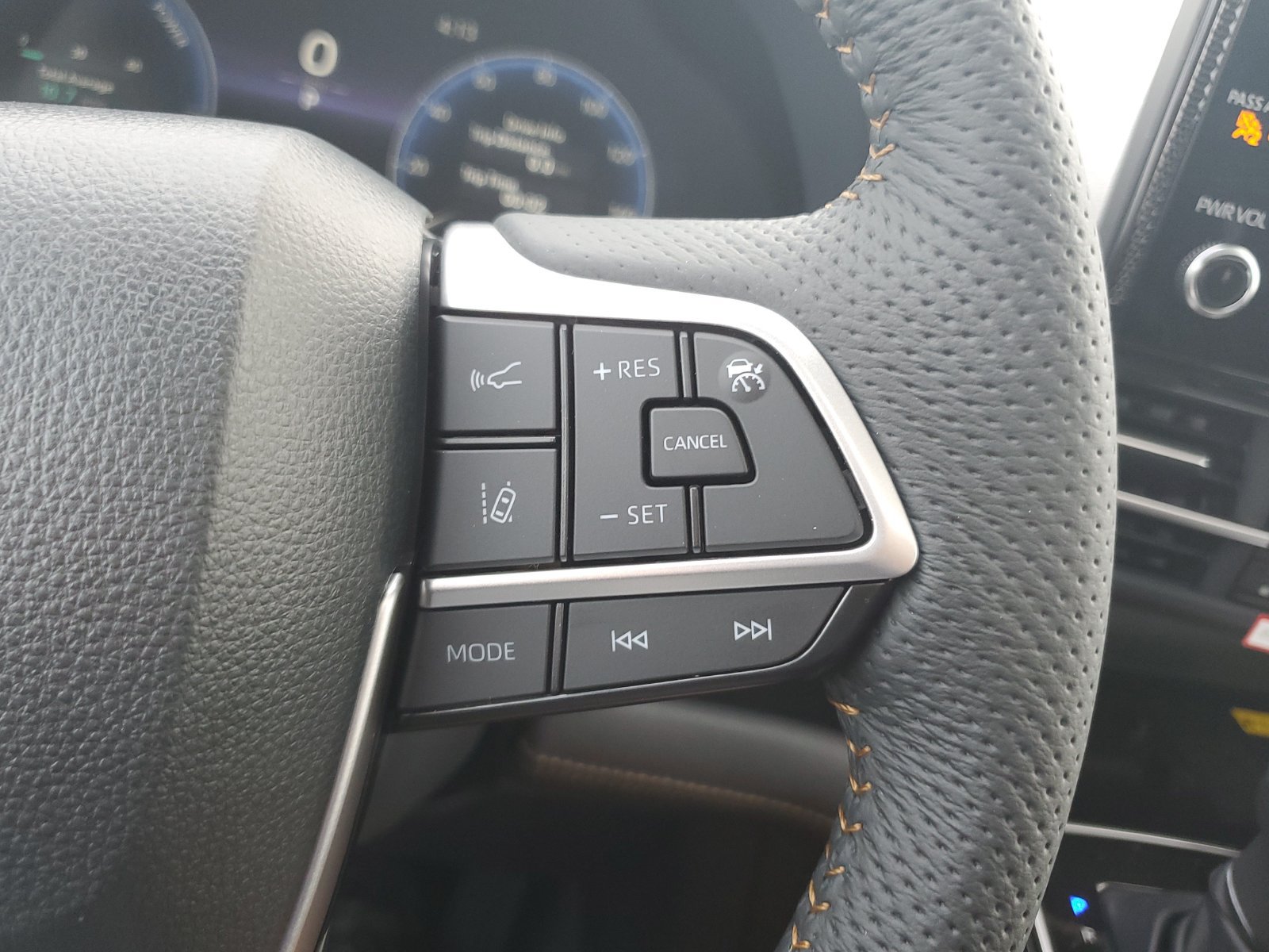 New 2026 Toyota Sienna XLE Woodland Edition AWD/4WD image 24