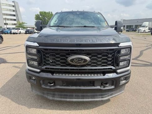 Used 2025 Ford F250 Lariat w/ Black Appearance Package AWD/4WD image 5