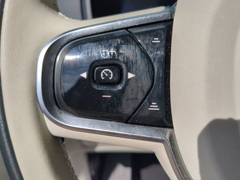 Used 2025 Volvo XC90 B5 Core w/ Protection Package image 59