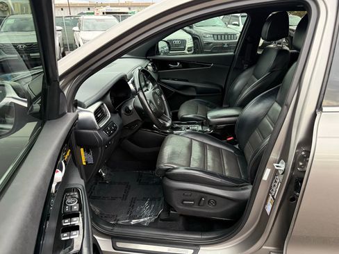 Used 2017 Kia Sorento SX image 15