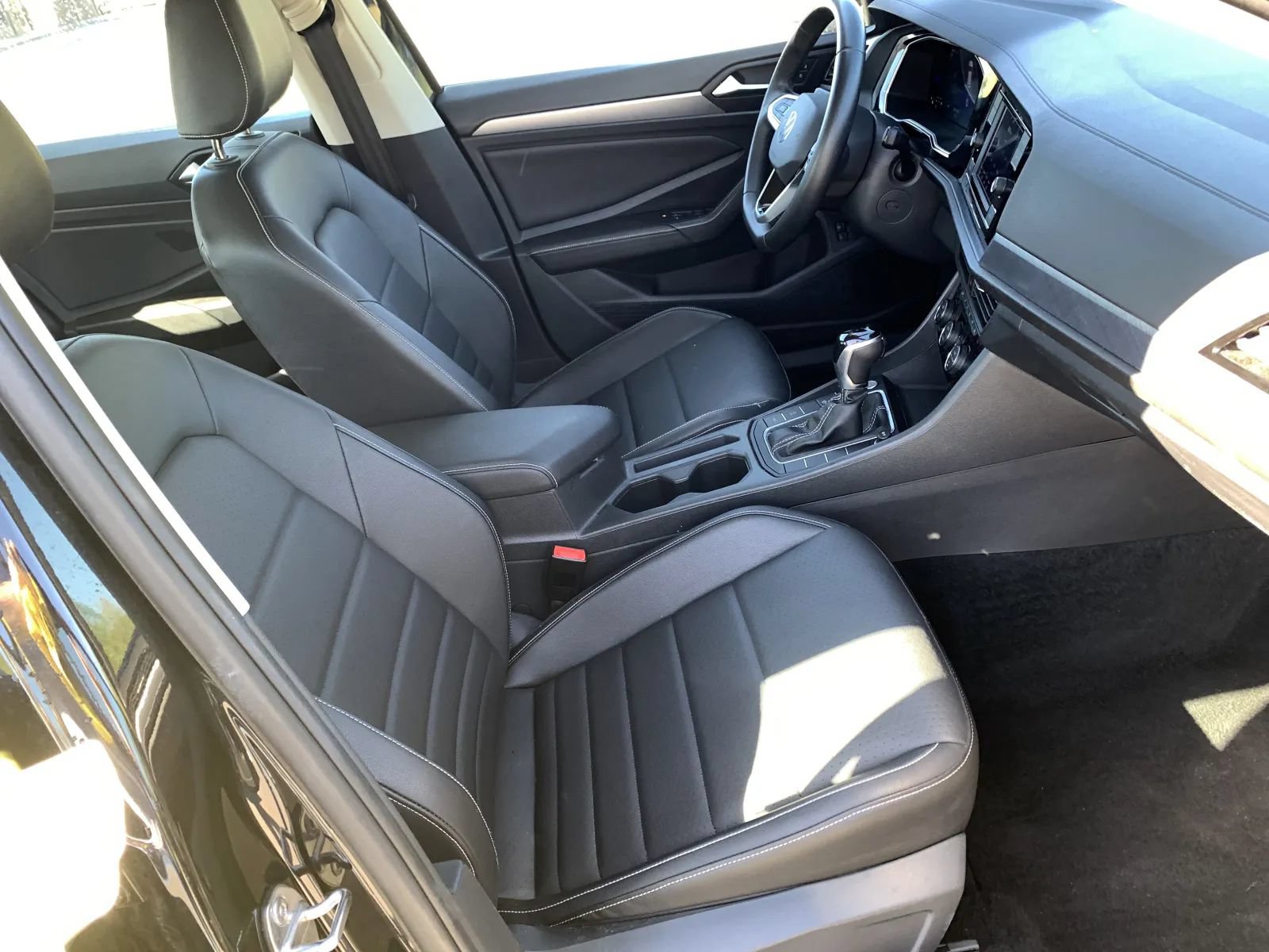 Used 2024 Volkswagen Jetta SE FWD image 27