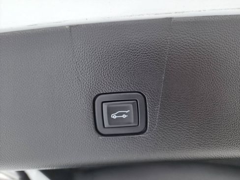 Used 2023 Chevrolet Traverse RS FWD image 22