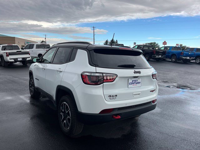 Used 2025 Jeep Compass Trailhawk AWD/4WD image 8