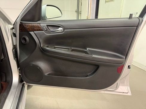 Used 2016 Chevrolet Impala LT image 20